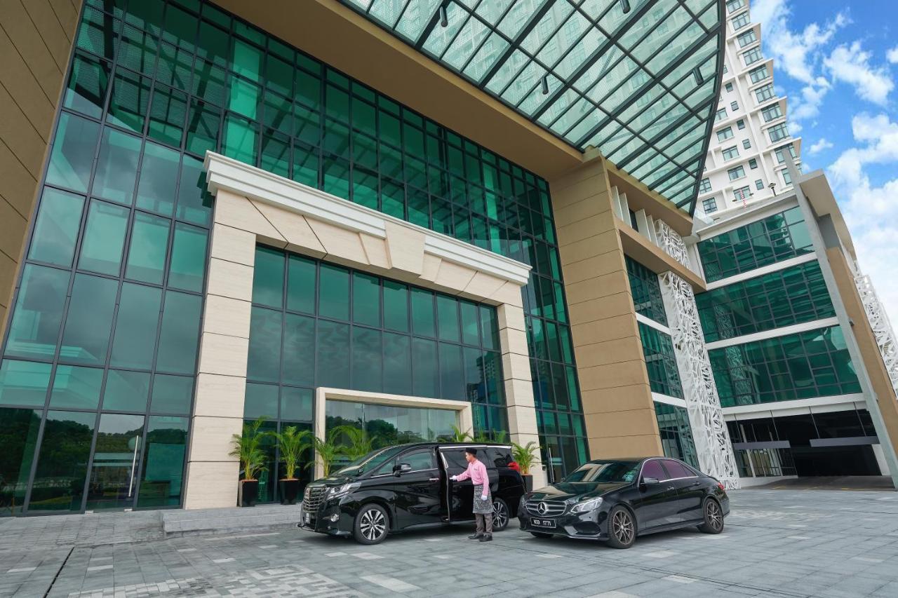 Mercure Living Putrajaya Exterior foto The hotel's entrance