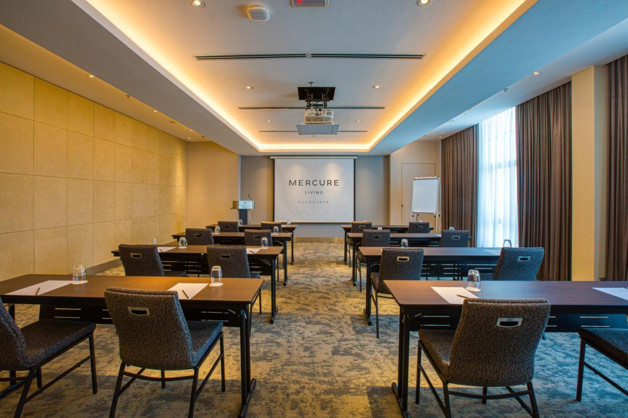 Mercure Living Putrajaya Exterior foto Meeting room at Mercure Singapore